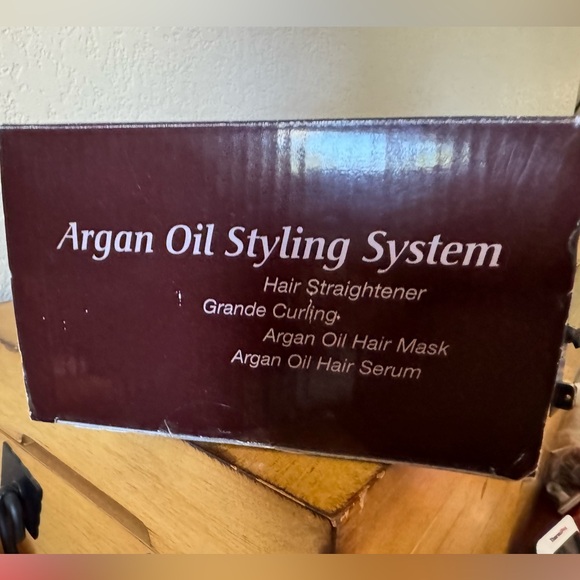 NWT HerStyler Argan Oil 6 Piece Styling system - Picture 10 of 16